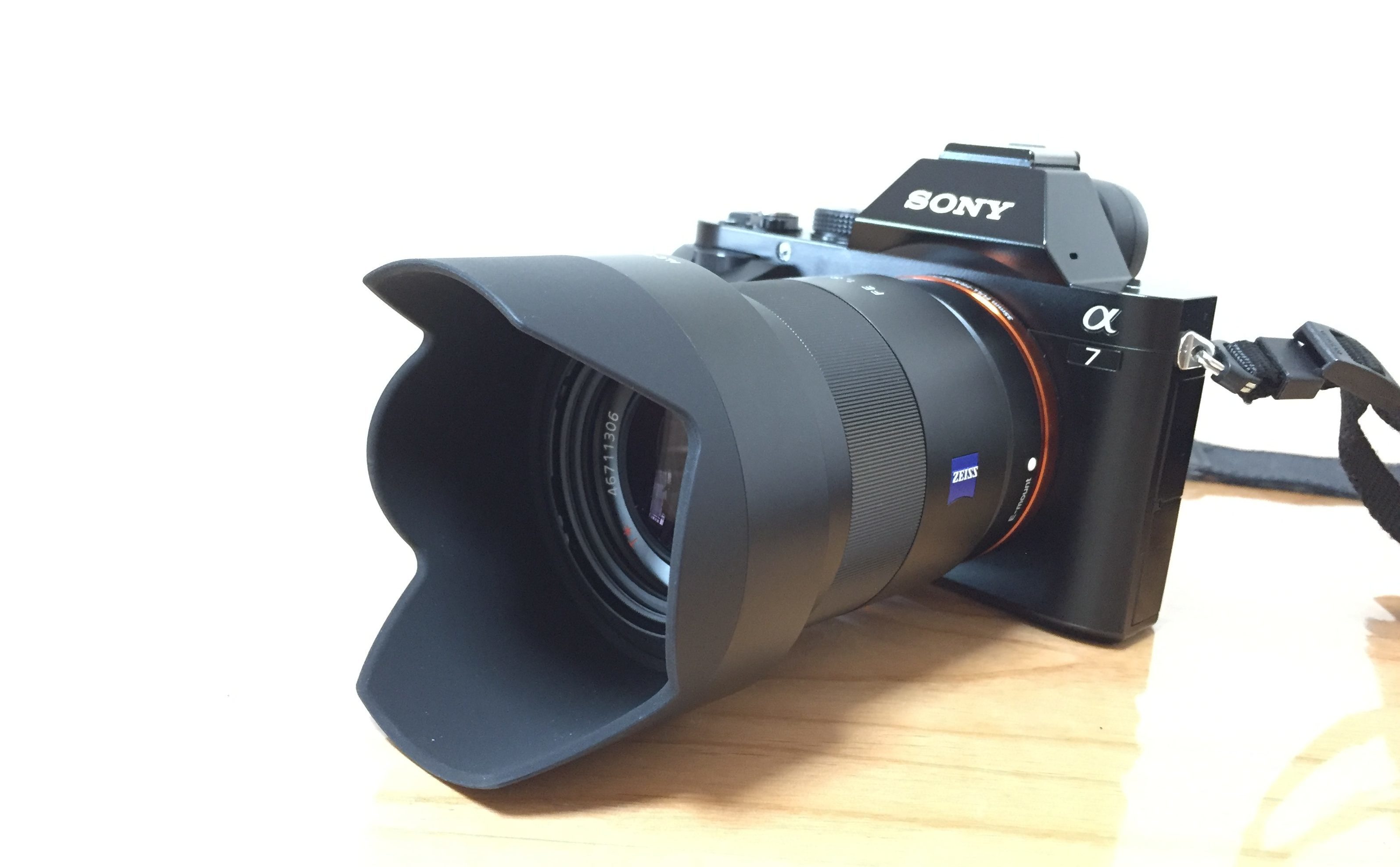 SONY　ZEISS　単焦点レンズ　Sonnar T* Amazon.co.jp: SONY 単焦点レンズ Sonnar T* 24mm F1.8 ZA