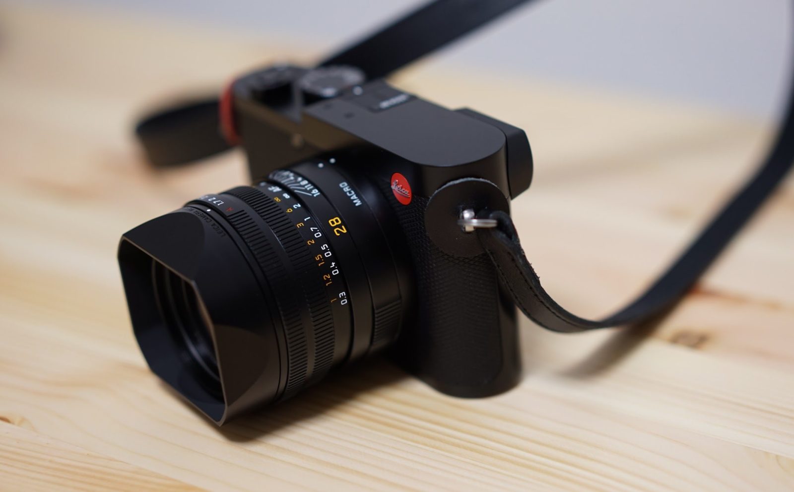 Leica q2 革パッチ キズ防止 ストラップ