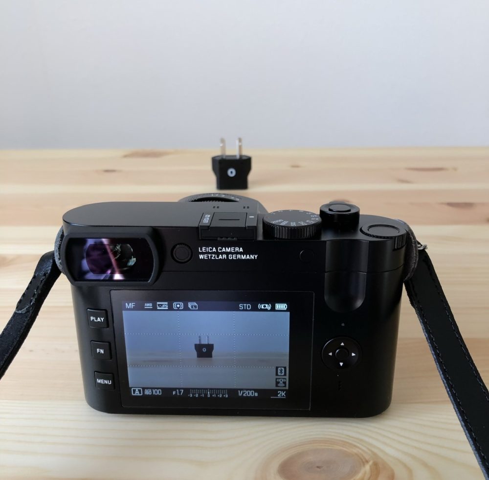 Leica q2 普通モード 最小撮影距離 30cm