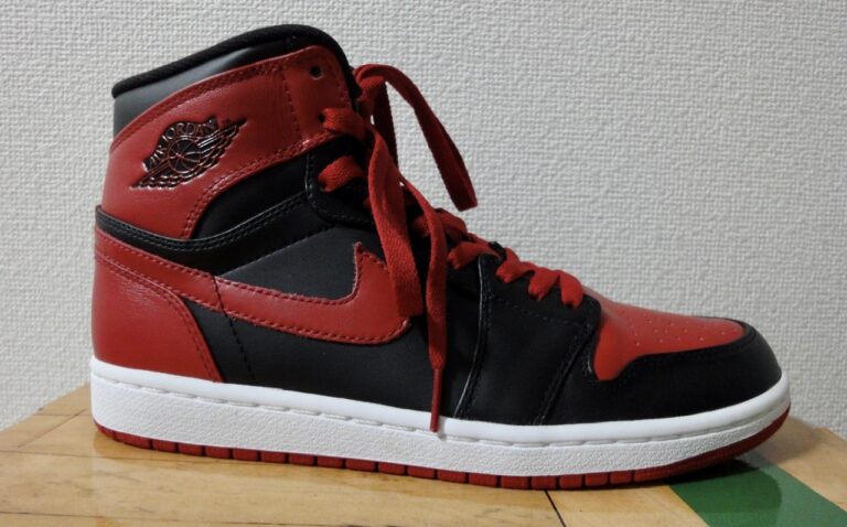 黒赤のAir Jordan 1。一番格好いいと思うスニーカー。 – エンジニアが学んだことをお伝えするブログ