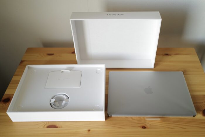 MacBook Air（M1 2020）開封レビュー。ご挨拶編。 – エンジニアが学んだことをお伝えするブログ