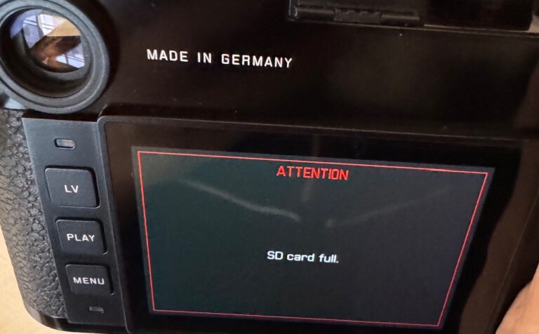 SD card full. Leica M10-R