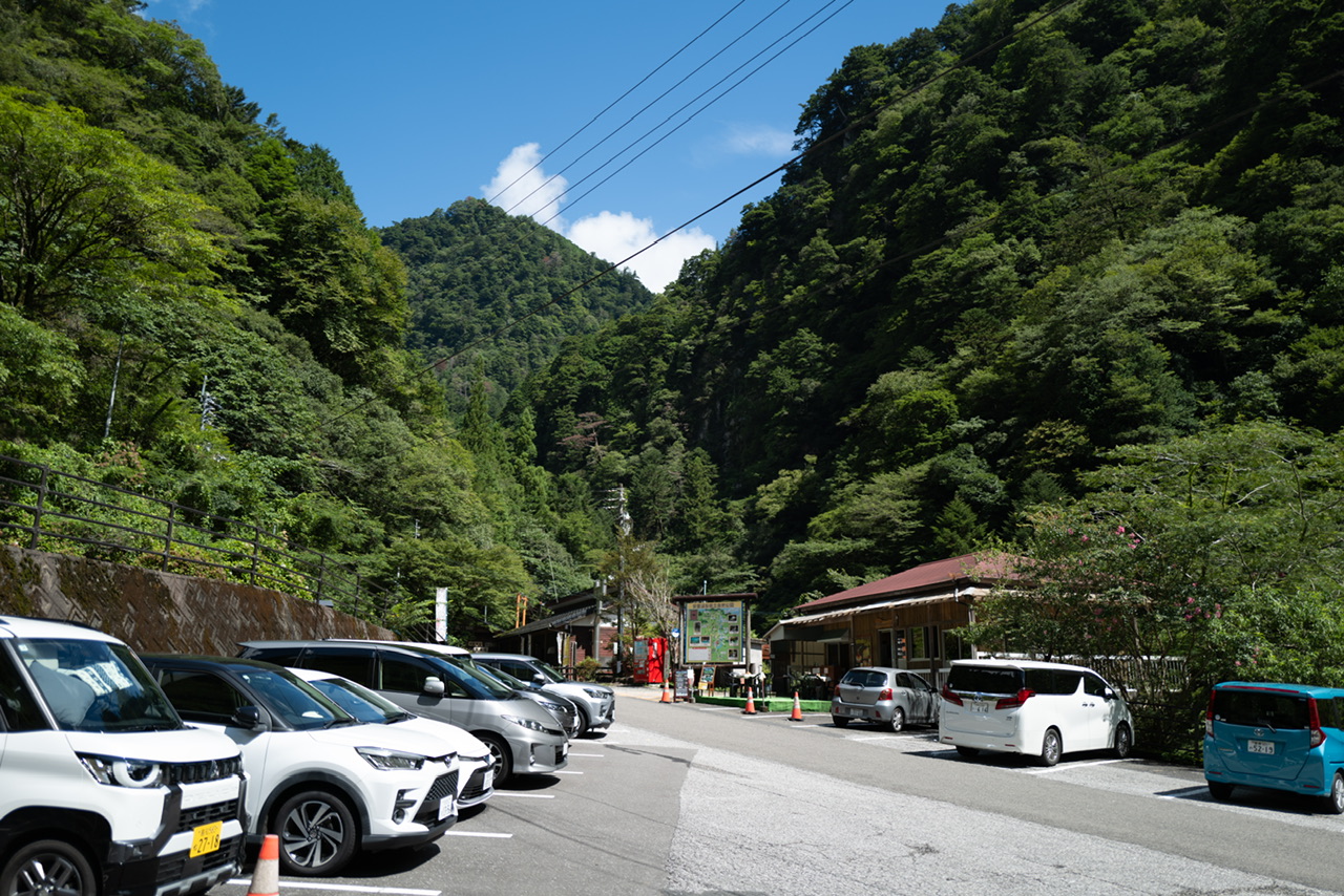 安居渓谷 駐車場